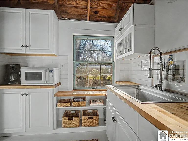 A Toymaker's Legacy Cottage on Lake Erie in Fredonia