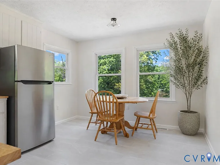 Forty-Two Acres and a Private Lake in Southside