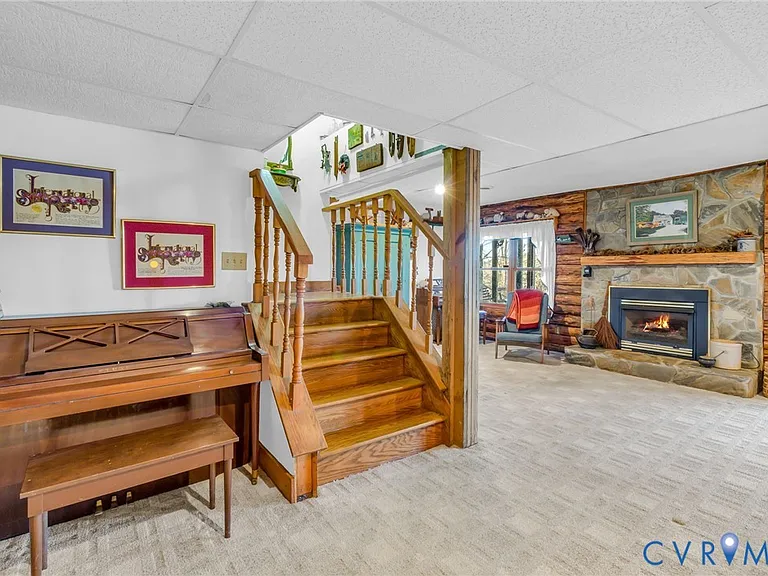 Log Home on the Coan River in Heathsville