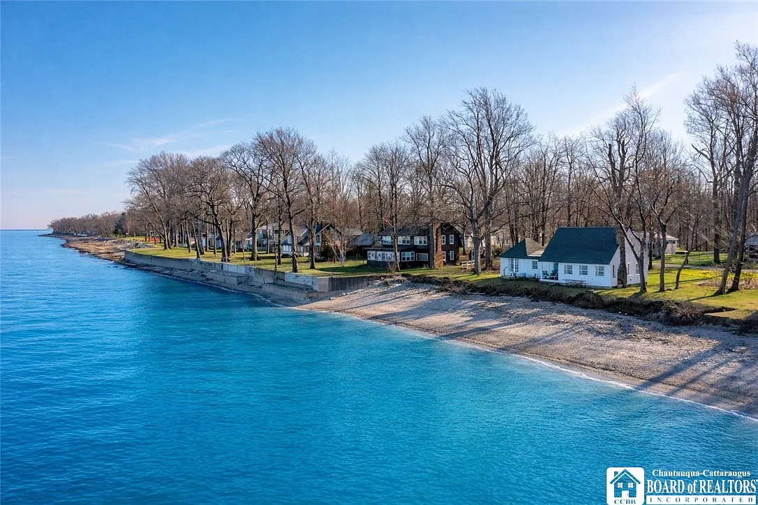 A Toymaker's Legacy Cottage on Lake Erie in Fredonia
